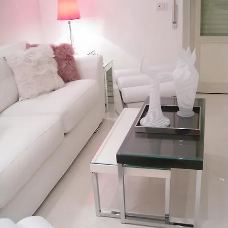 Rena Apartment